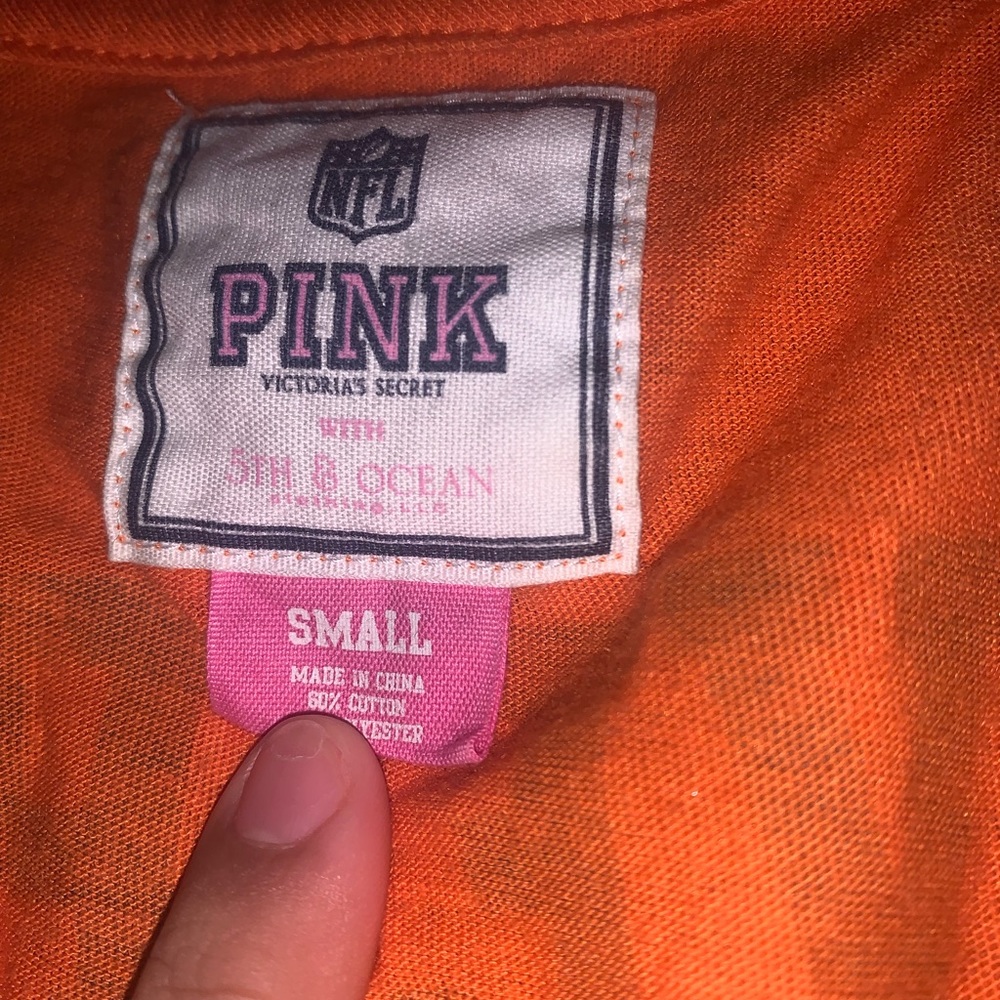 PINK VS TOP! ๐ - Picture 2 of 3